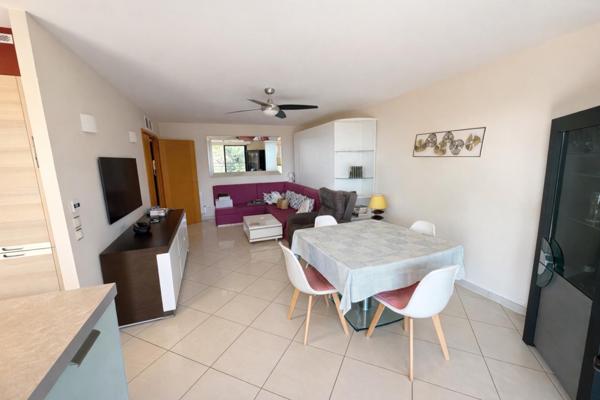 Saint-Raphaël – Superbe 2P dernier étage – Terrasse 21 m² plein sud – Résidence standing piscine – Garage