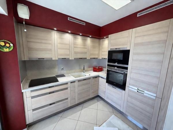 Saint-Raphaël – Superbe 2P dernier étage – Terrasse 21 m² plein sud – Résidence standing piscine – Garage