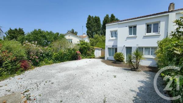 Maison à vendre  7 pièces - 173 m 2   BEAUVOIR SUR MER  - 85