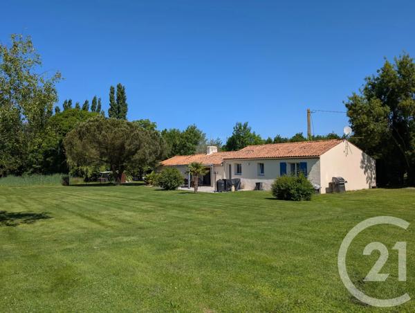 Maison à vendre  7 pièces - 173 m 2   BEAUVOIR SUR MER  - 85