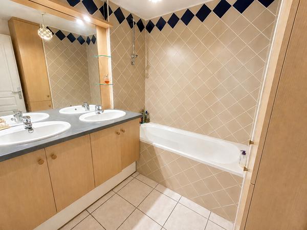 LA ROCHELLE CENTRE - APPARTEMENT DUPLEX AVEC GARAGE ASCENSEUR Location vide La rochelle