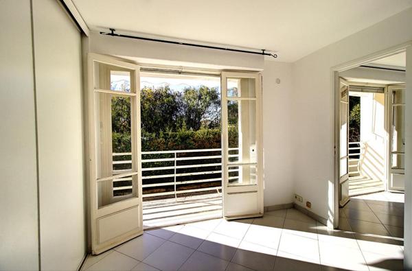Cannes Montfleury - Appartement 2 pièces avec vue sur parc arboré