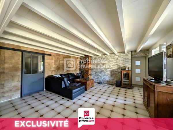 Maison Nercillac 9 pièce(s) 222 m2 ref 427340 CRIT