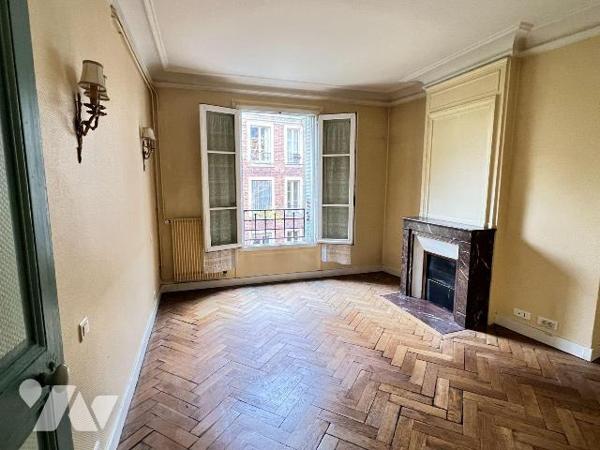 Au 3ᵉ étage avec ascenseur d'un bel immeuble ancien, appartement de 40,42 m² offrant le c...