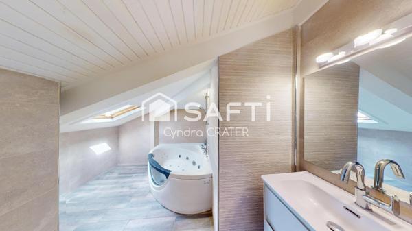 Duplex, vue mer panoramique, rocher du Diamant, femme couchée