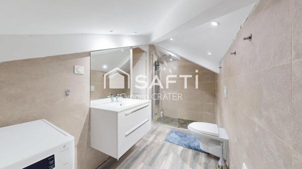 Duplex, vue mer panoramique, rocher du Diamant, femme couchée