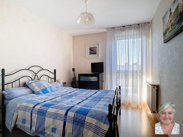 En parfait état, avec grand balcon à vivre