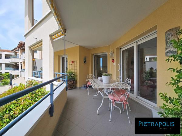 APPARTEMENT DE 113 M2-3 CHAMBRES-TERRASSE-GARAGE