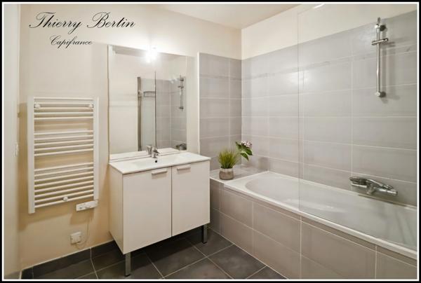 Appartement à vendre 2 pièces FREJUS (83)