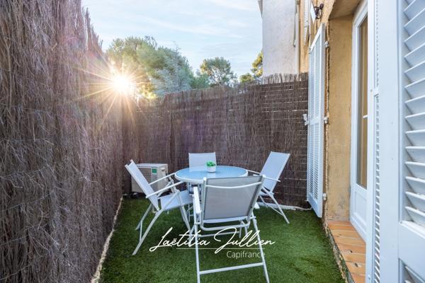 EXCLUSIVITÉ – Appartement T1 rénové avec terrasse et parking – Très au calme, à 5min à pied de la plage – Secteur Carré d’Or des Lecques