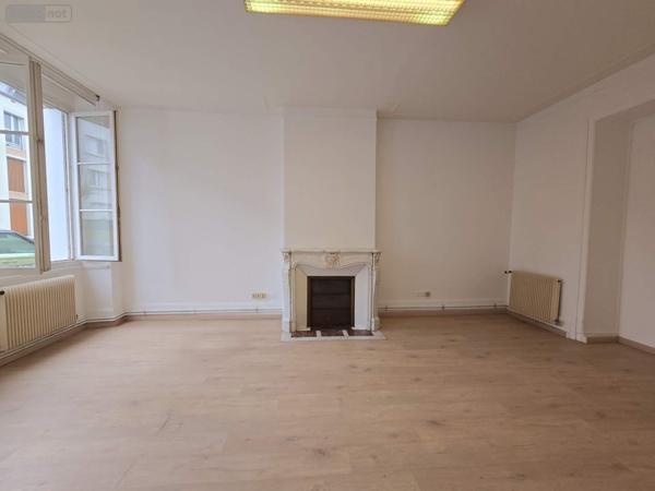 Fonds et/ou murs commerciaux à vendre à Pont-Audemer dans l'Eure (27500), ref : 065/320   
Centre ville