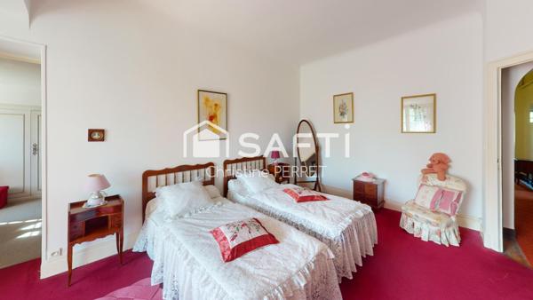 Maison de Maitre du XVIII siècel sur 8000 m2 de Terrain