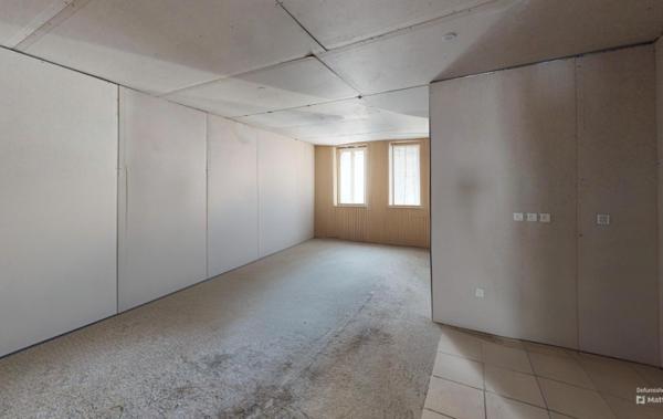 Vente Immeuble avec cour et local commercial rdc à rénover Saint-ambroix   