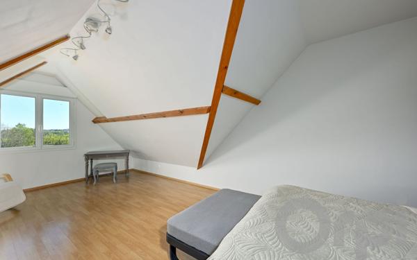 Maison à vendre    6 pièces • 167 m2 Varennes-Jarcy