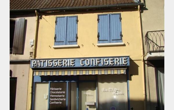 Vente Local commercial ancienne pätisserie - annexes et log à rafraîchir Le donjon   