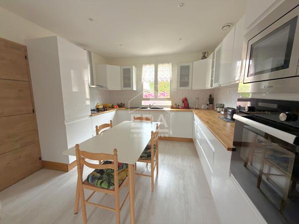 Maison familiale de plain-pied avec 5 chambres à Mormant