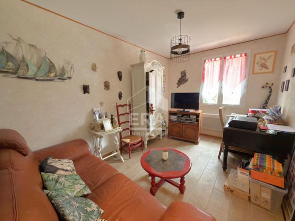 Maison familiale de plain-pied avec 5 chambres à Mormant