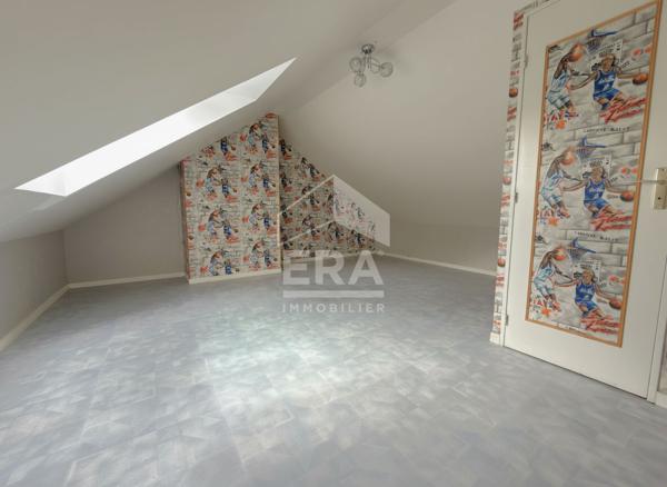 Maison familiale de plain-pied avec 5 chambres à Mormant