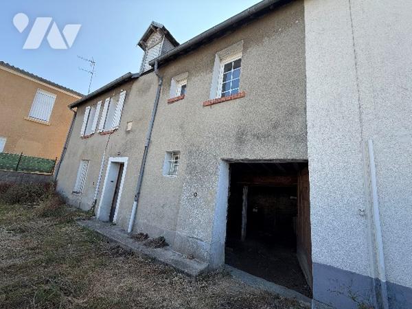 A AGNEAUX - MAISON MITOYENNE D'UN COTE, A RENOVER - PROCHE DE TOUTES COMMODITES