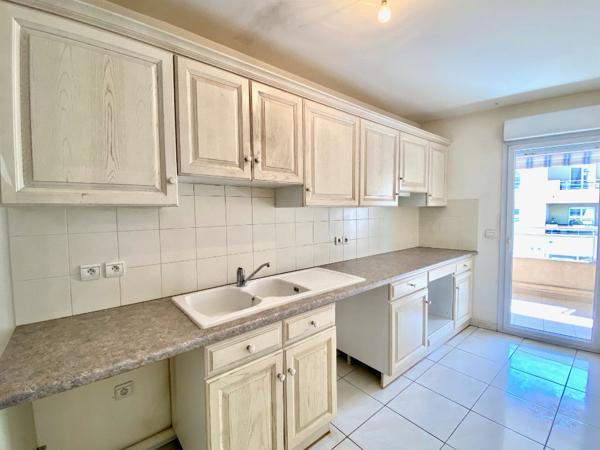 APPARTEMENT 3 PIECES EXPOSE SUD - TERRASSE - JARDIN - PROXIMITE IMMEDIATE DU CENTRE VILLE