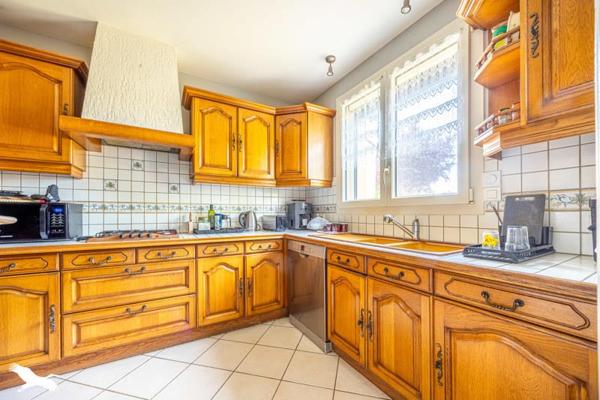Maison à vendre 220 920 € Chauray 4 p 98 m² DPE C