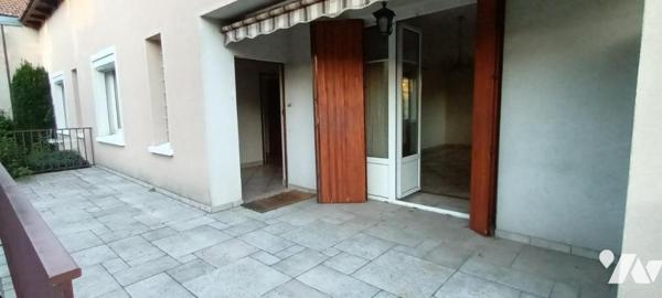 Maison avec jardin et garage