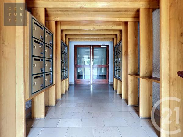 Appartement à vendre  3 pièces - 62,66 m 2   TROYES  - 10