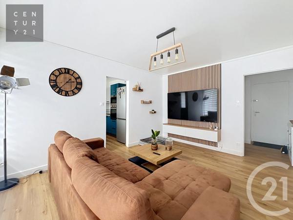 Appartement à vendre  3 pièces - 62,66 m 2   TROYES  - 10