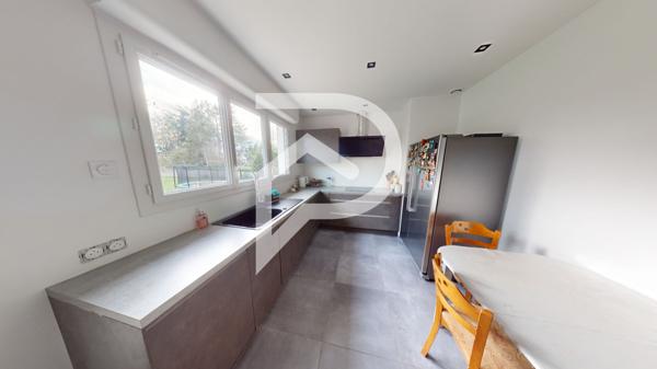 MAISON RENOVEE 4 CHAMBRES AVEC GRAND JARDIN