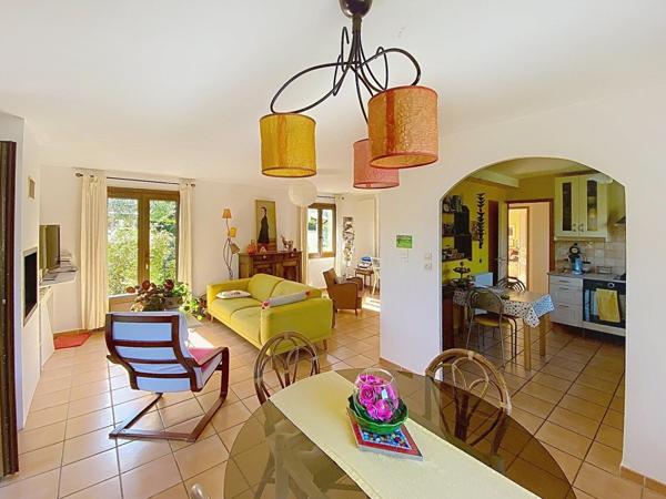 Exclus : maison 4 ch. dans une rue peu passante