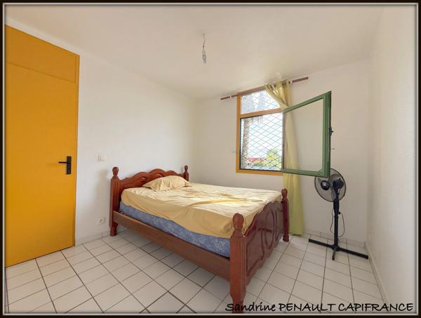 A VENDRE A KOUROU (GUYANE FRANCAISE) UN BEL APPARTEMENT T4 de 77 m² EN RESIDENCE - AU PRIX DE 170 000 €.