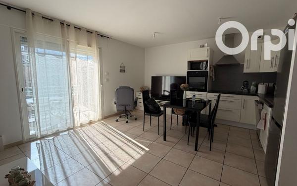 Maison à vendre    3 pièces •  Eyguières