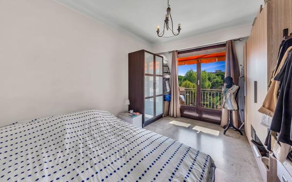 Appartement à vendre    3 pièces • 69 m2 Saint-Laurent-du-Var