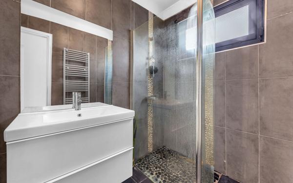 Appartement à vendre    3 pièces • 69 m2 Saint-Laurent-du-Var