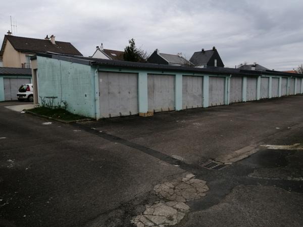 Parking / Garage à louer à Nantes