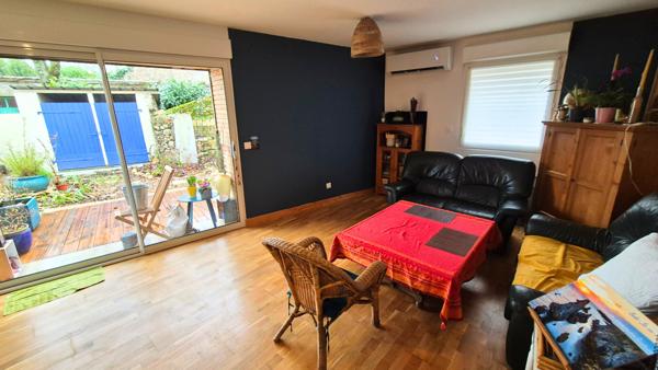 Bouée (44260) SAVENAY Proche, une maison d'habitation de 7 pièces principales sur 207 m² de terrain.