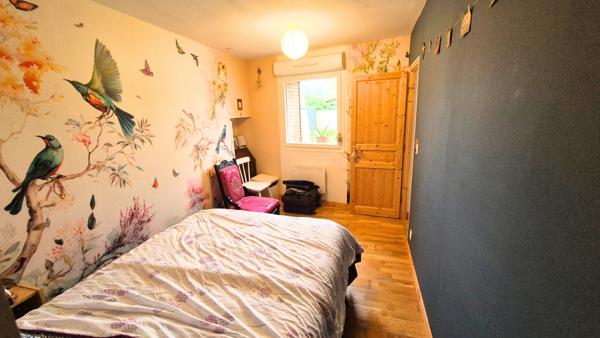 Bouée (44260) SAVENAY Proche, une maison d'habitation de 7 pièces principales sur 207 m² de terrain.