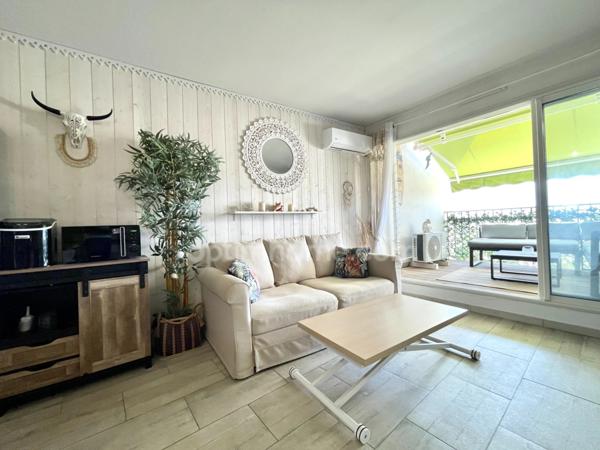 APPARTEMENT 2 PIÈCES 33M2 1ÉRE LIGNE VUE MER