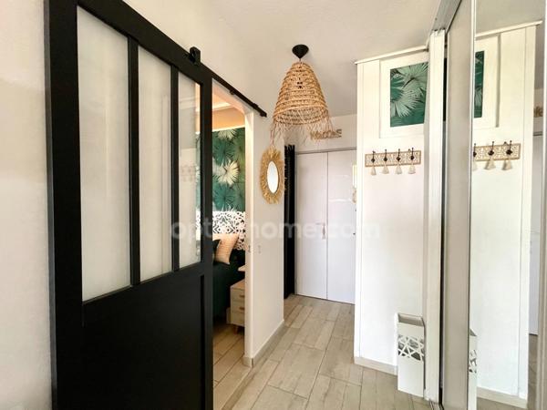 APPARTEMENT 2 PIÈCES 33M2 1ÉRE LIGNE VUE MER