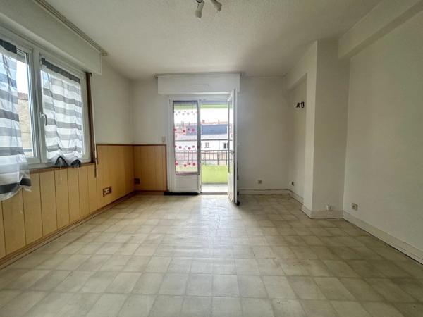 Location                                                      Appartement
                        
                     2 pièces                      42 m2                     à Saint-Dié-des-Vosges