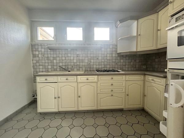 Location                                                      Appartement
                        
                     2 pièces                      42 m2                     à Saint-Dié-des-Vosges