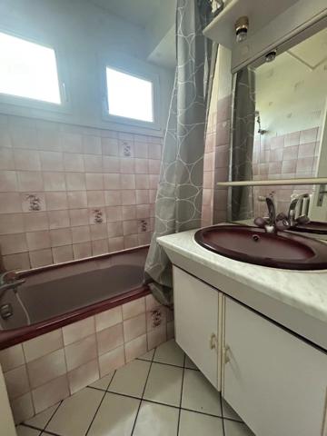 Location                                                      Appartement
                        
                     2 pièces                      42 m2                     à Saint-Dié-des-Vosges