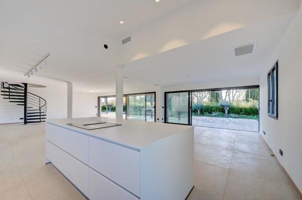 Vente Maison de ville Aix-en-Provence 8 Pièces 260 m²