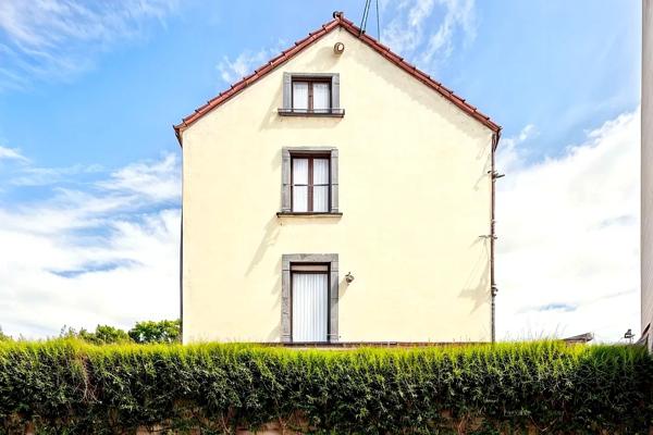maison 100 m2 à rénover, avec permis purgé, terrain 174 m2