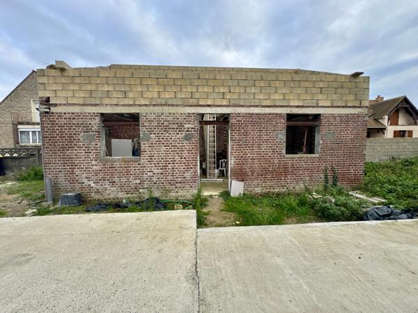 maison 100 m2 à rénover, avec permis purgé, terrain 174 m2