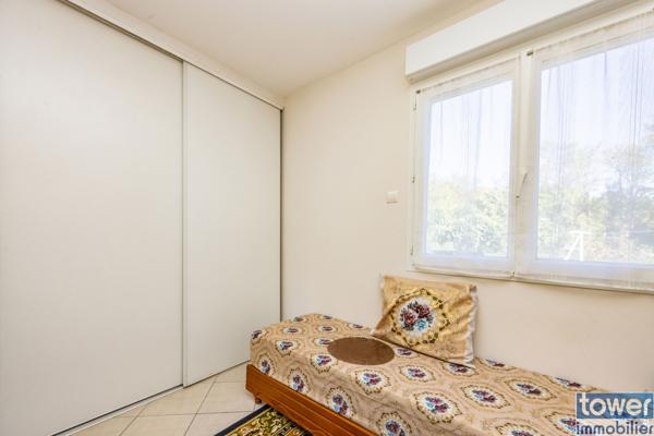 Maison 5 pièces de plain pied avec jardin.