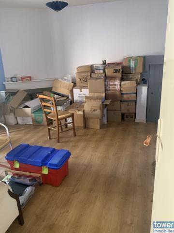 FONTAINE-CHALENDRAY 17510 - Ensemble de 2 maisons 8 pièces de 200 m² avec dépendances et terrain de 1300