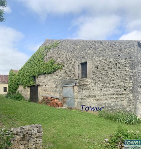 FONTAINE-CHALENDRAY 17510 - Ensemble de 2 maisons 8 pièces de 200 m² avec dépendances et terrain de 1300