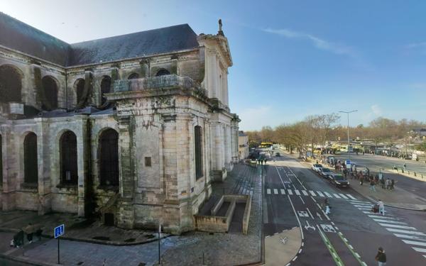 Appartement à vendre    4 pièces • 250 m2 La Rochelle