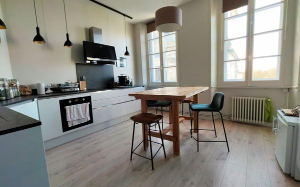 Appartement à vendre    4 pièces • 250 m2 La Rochelle